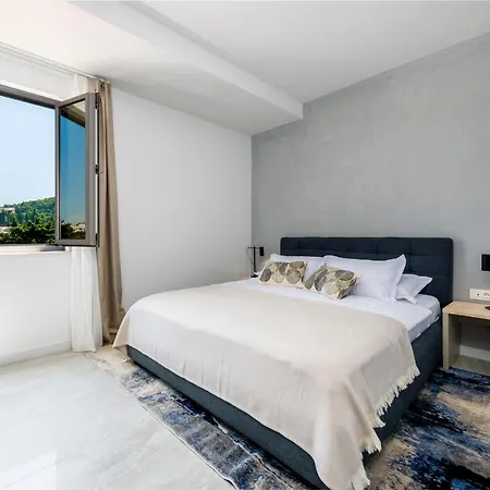 Luxury Mazza -michaela *